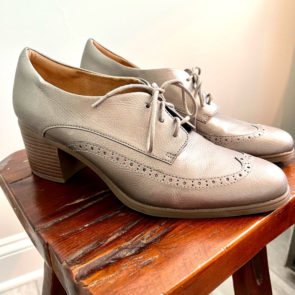 Naturalizer Grey Oxford Lace Up Heels